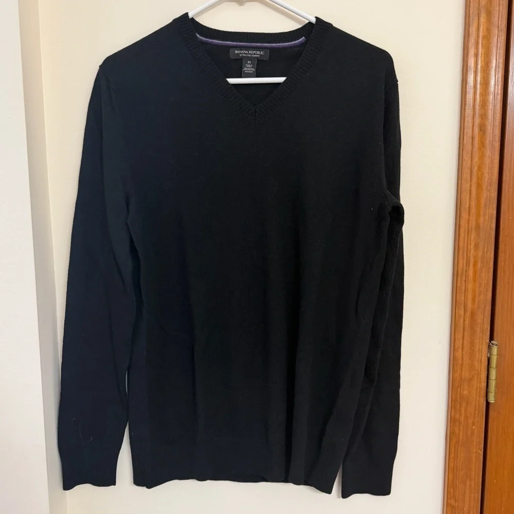Banana Republic Men's Dark V-Neck Sweater